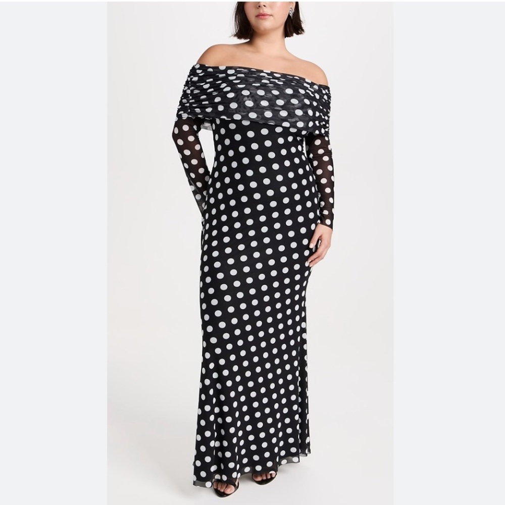 🎉Make a statement Off Shoulder Polka Dot Maxi Dress, perfect for any occ… - Picture 10 of 16